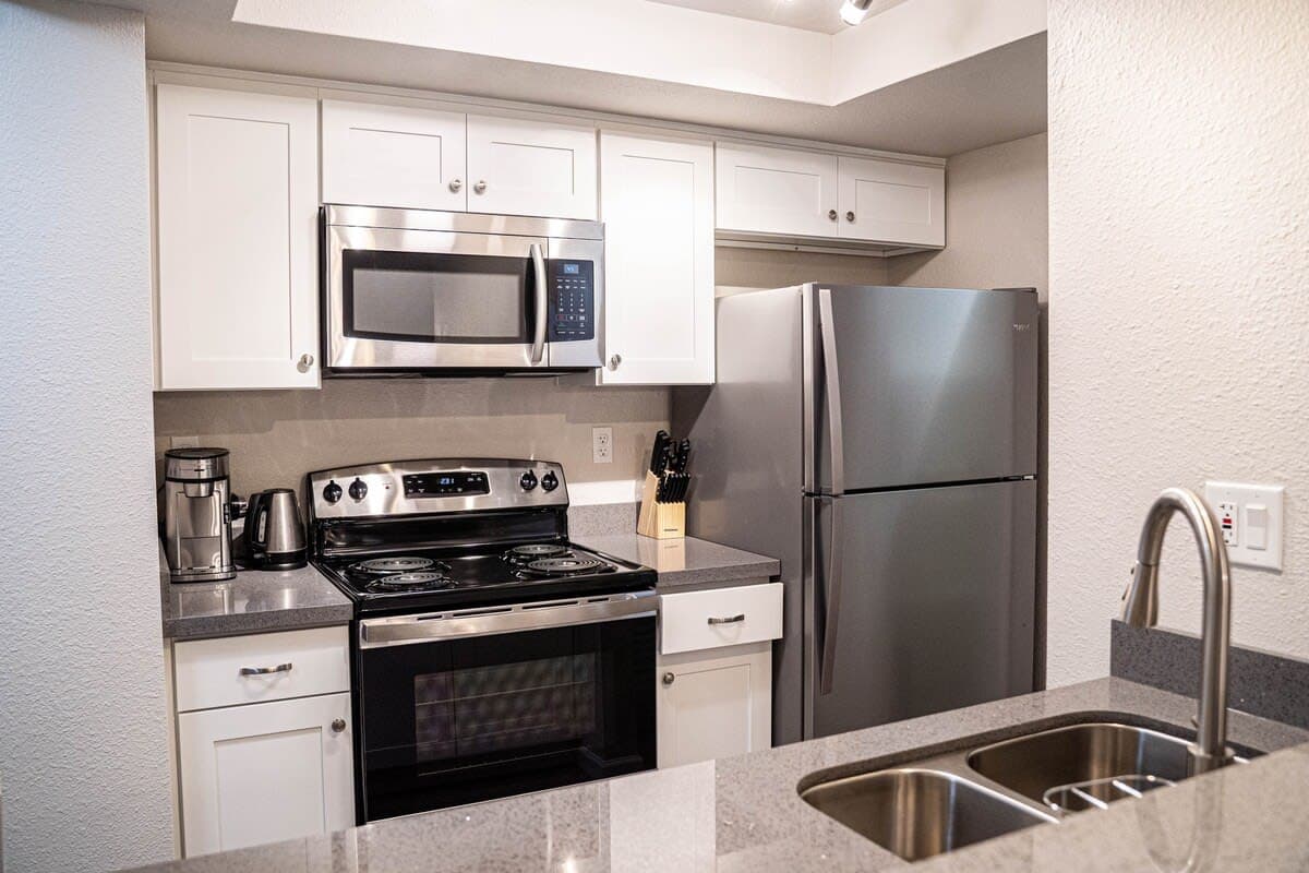 Prepare your favorite meals in the spacious, fully equipped kitchen.