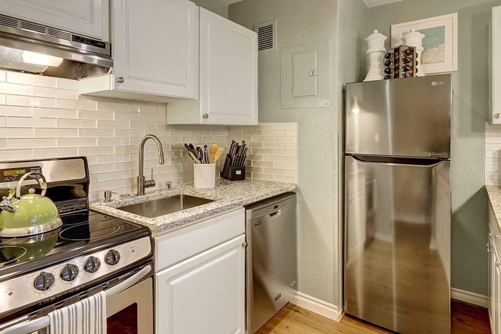 Fully stocked and guest-ready. Everything you need for a cozy home-cooked meal.