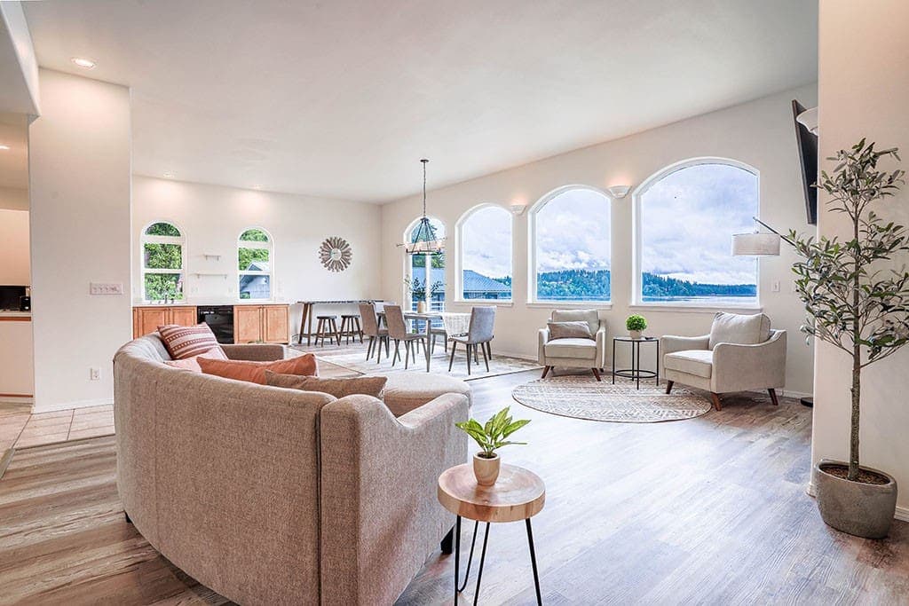 Spacious open living concept