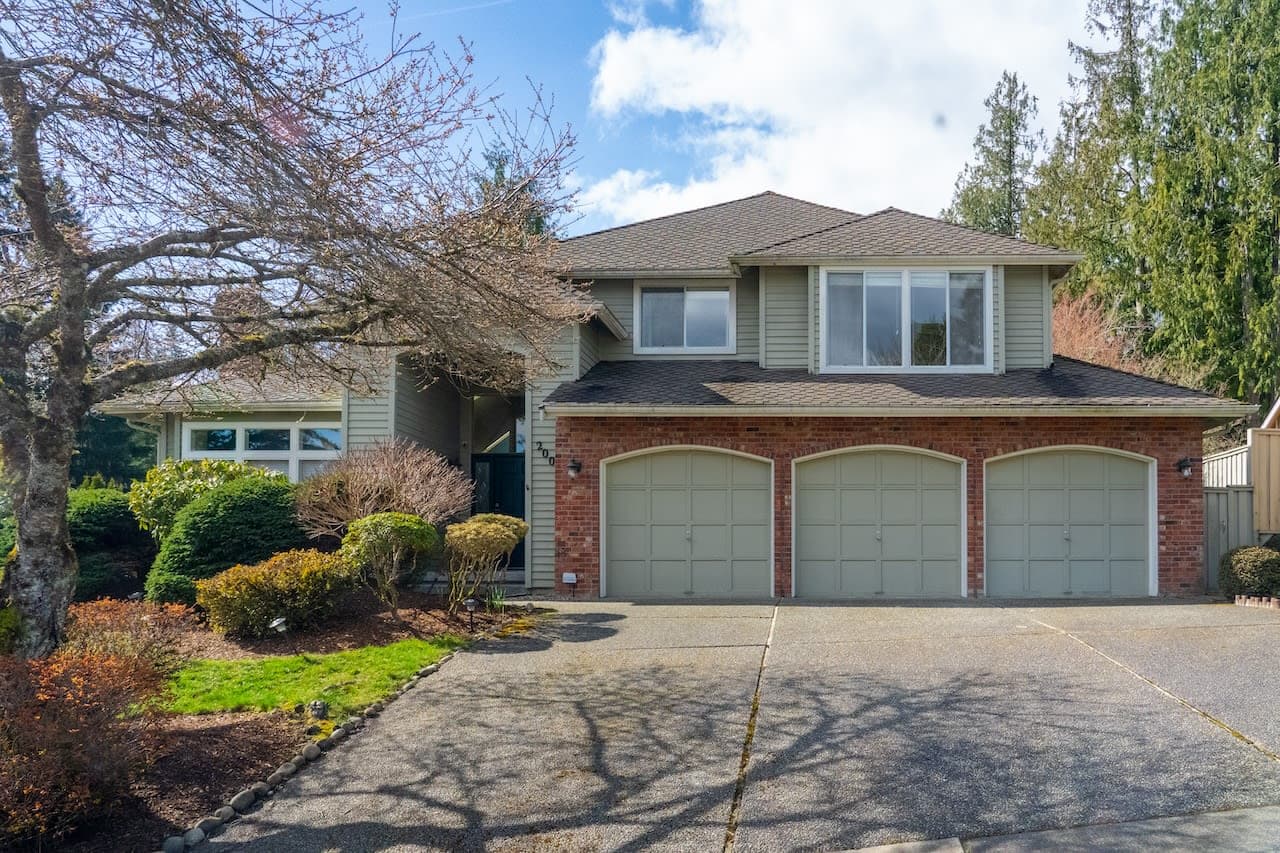 Featuring 3 bedrooms, 2.5 bathrooms, and a sprawling 2700 square feet of space, our home promises abundant opportunities for your family to bond, unwind, and create cherished memories together.